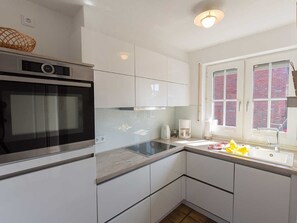 Réfrigérateur, micro-ondes, four, lave-vaisselle