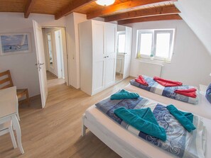 Unclassified image, 2 of 25, button