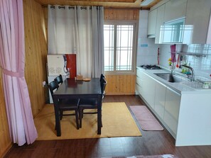 Studio (A) | Private kitchen