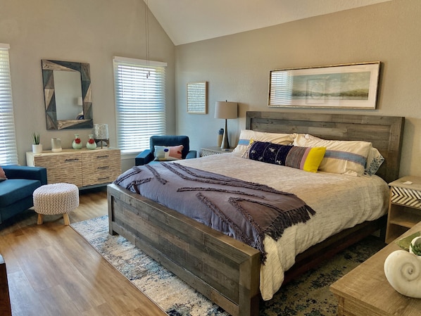 4 bedrooms, travel cot, WiFi, bed sheets