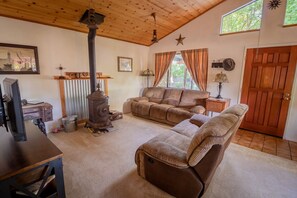 Smart TV, DVD player, books - Majestic rural house  (Bradley)