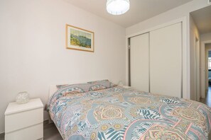 2 多间卧室、熨斗/熨衣板、免费 WiFi、床单