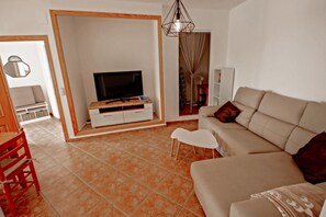 Télévision, lecteur de DVD, chaîne hi-fi