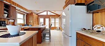 Ocean Front! On the sand!! Stunning 5 BR house on Atlantic Ave, Wells Beach!!!