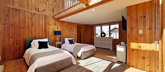 Ocean Front !! Nylig møblert praktfullt hus med 5 soverom, skritt fra sand