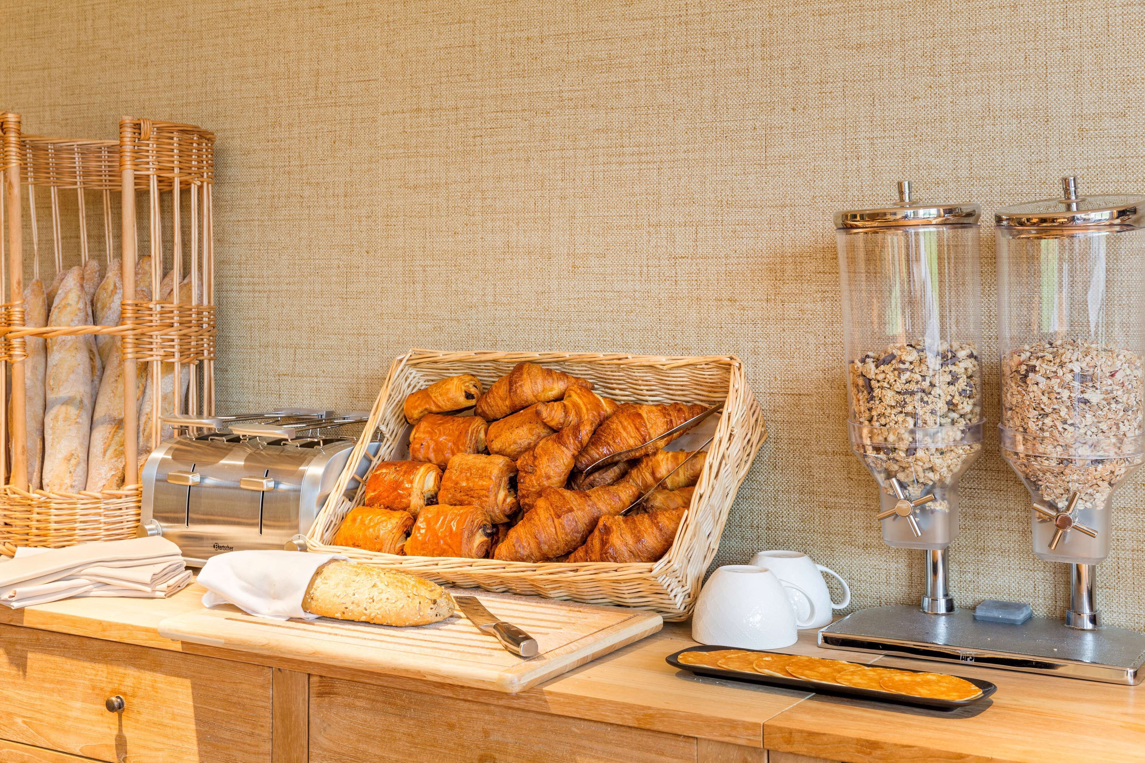 daily buffet breakfast (eur 15 per person)