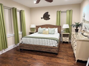 4 habitaciones, tabla de planchar con plancha y cuna de viaje 