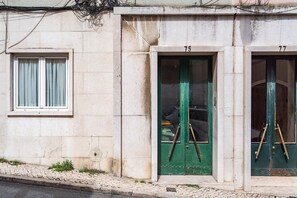 Exterior detail - Currant Apartment, Wifi, AC, Terrace (Lisboa)