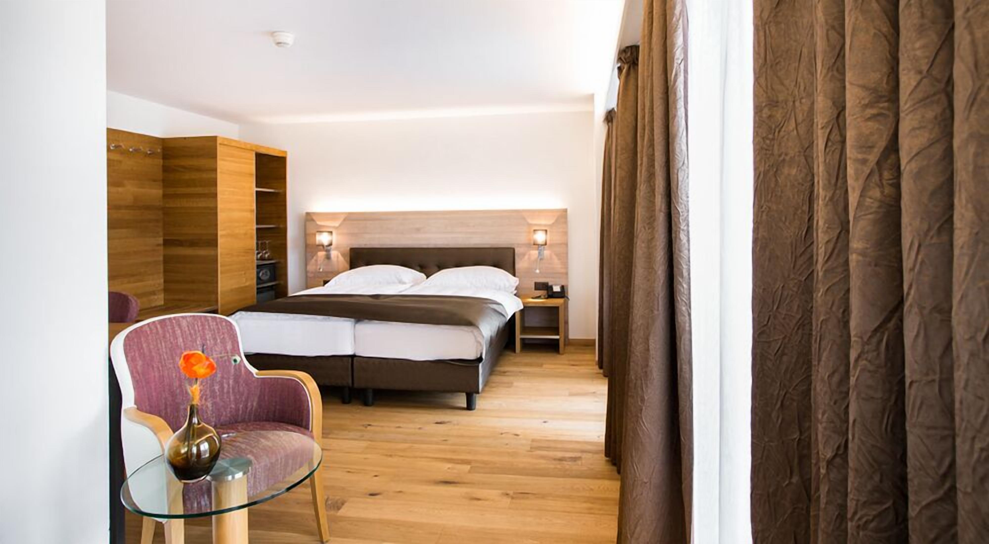 in-room safe, free wifi, bed sheets, wheelchair access