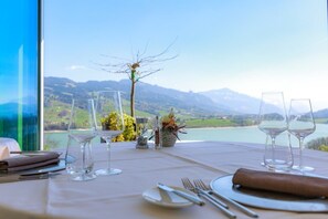 Outdoor dining - Romantik Hotel Le Vignier (Pont-en-Ogoz)