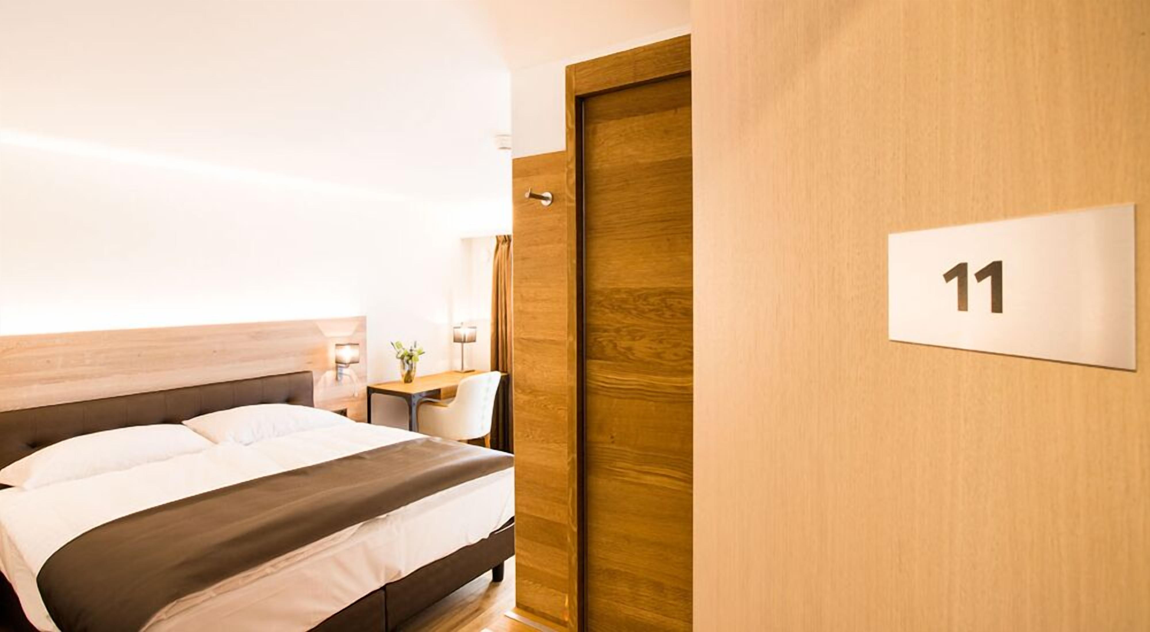 in-room safe, free wifi, bed sheets, wheelchair access