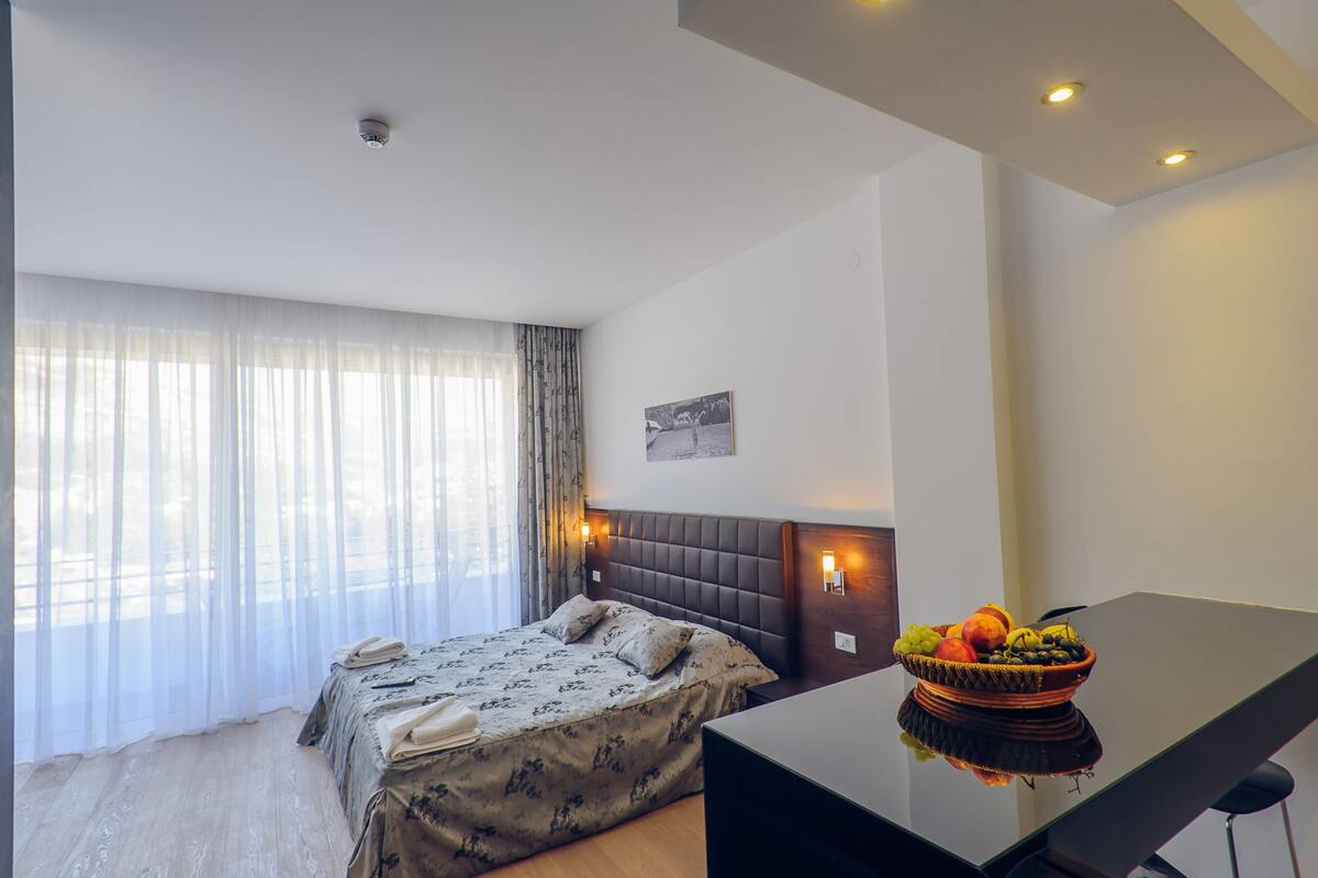 Studio, Balcony, Sea View | In-room safe, desk, blackout drapes, soundproofing