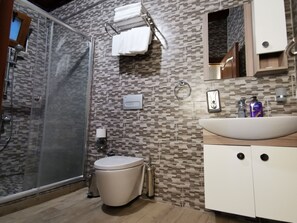 Family Room | Bathroom - Assos Villa Natura (Ayvacik)