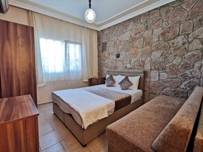 Standard Triple Room | Cadar katil 