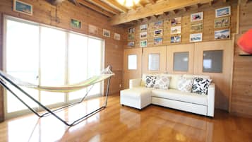 Casa (Private Vacation) | Sala d'estar | Televisor de pantalla plana