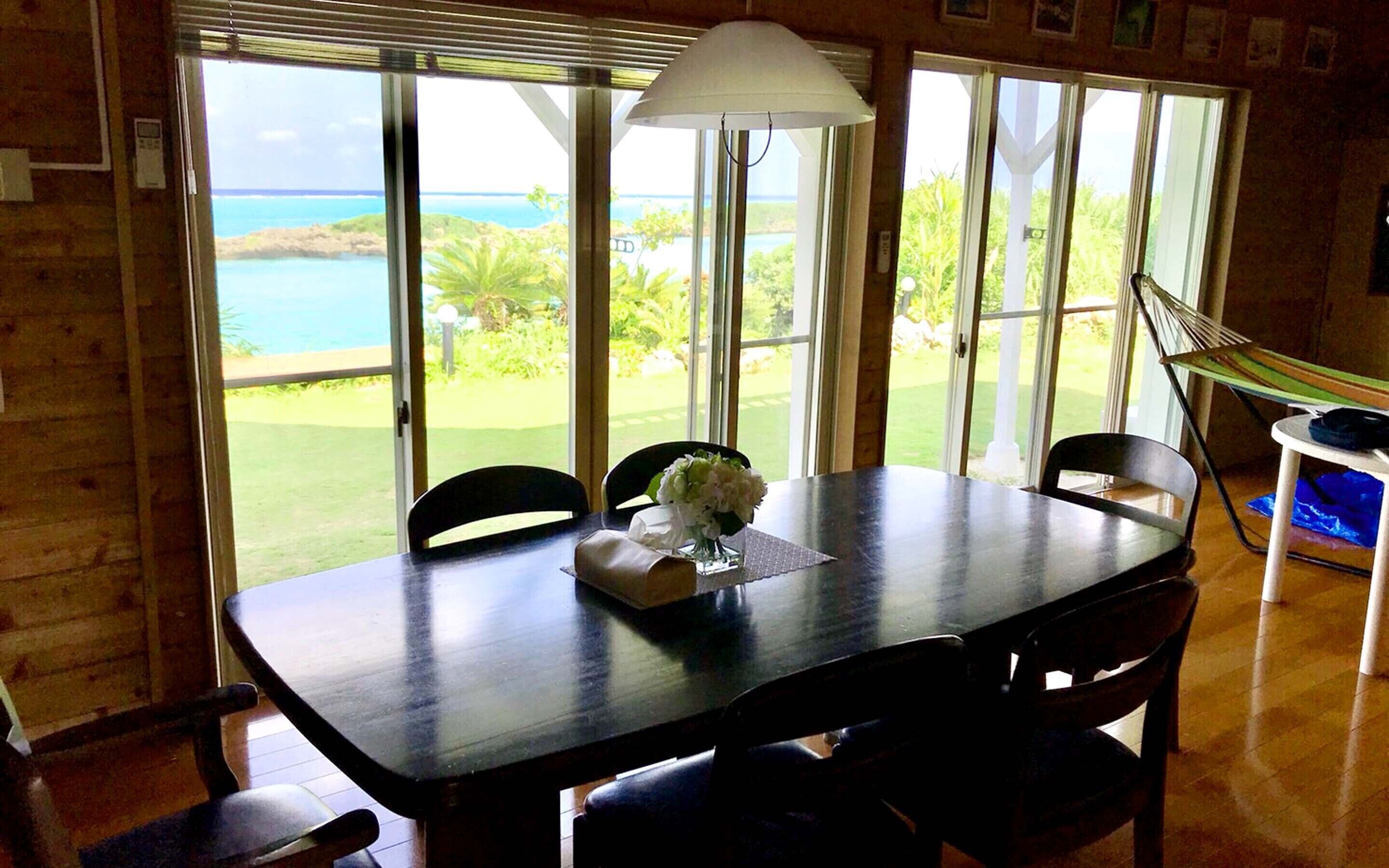 Private Vacation Home | In-room dining