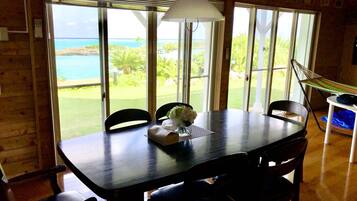 Maison (Private Vacation) | Restauration dans la chambre