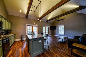 Microwave, dishwasher, coffee/tea maker, cookware/dishes/utensils - Old Town Bluffton 1 bedroom 1 bath apartment (Bluffton)