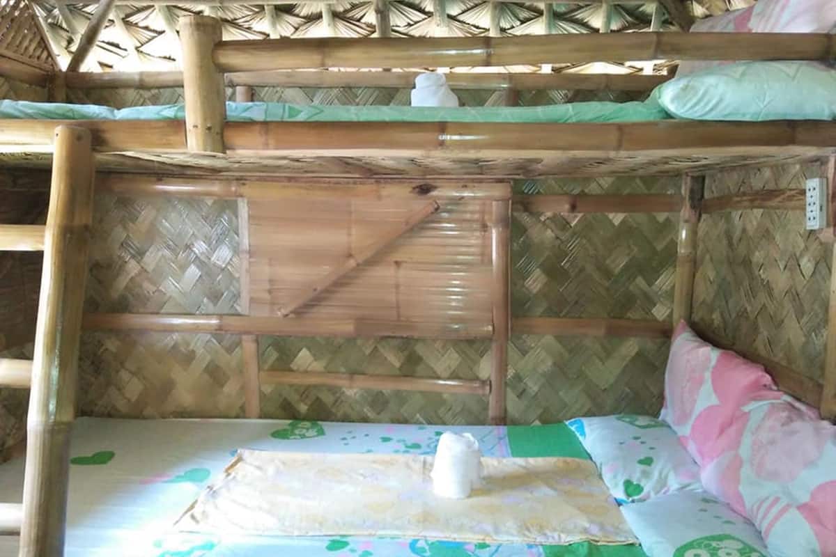 ChaumiĂšre, salle de bains commune (Fan) | Literie fournie