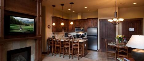 Smart TV, fireplace, table tennis