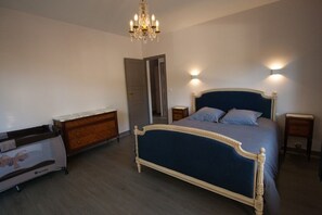 6 habitaciones, tabla de planchar con plancha y wifi gratis 