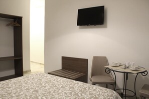 Coffres-forts dans les chambres, bureau, rideaux occultants