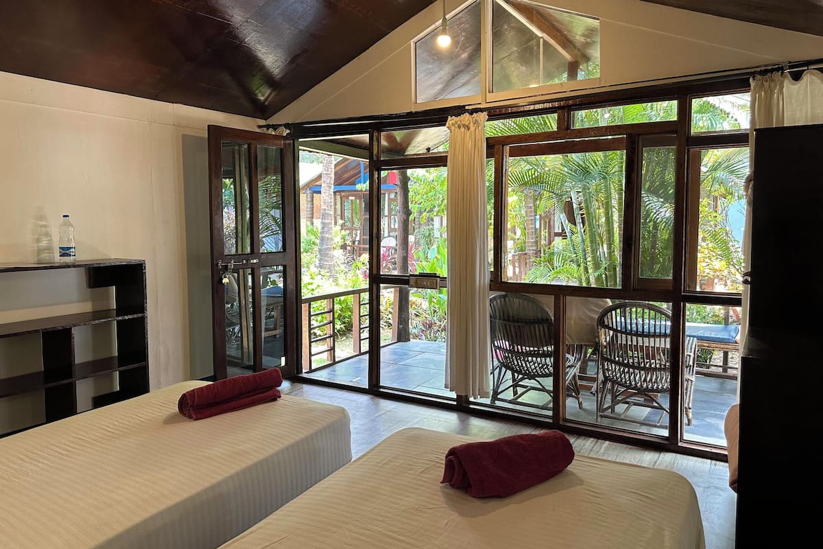 Standard Room, Partial Sea View