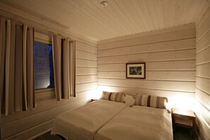 Comfort chalet, sauna, uitzicht op de binnenplaats | Geluiddichte muren, een strijkplank/strijkijzer, gratis wifi, beddengoed