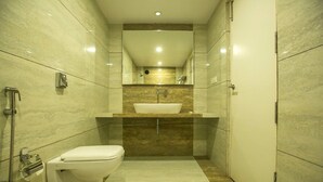 Suite | Bilik Mandi | Pancuran mandi, hulu semburan mandi hujan 