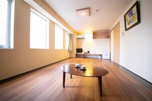 四人房, 非吸煙房 (Futon) | 書桌、熨斗/熨衫板、免費 Wi-Fi、床單