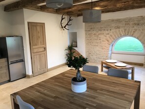 Dining - The Gîte de la Vallée de l'Aujon (Arc-en-Barrois)