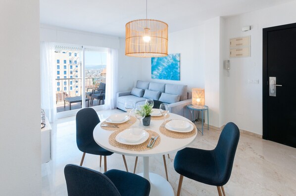 Interior - Lovely apartment, very close to the beach. Wi-Fi A / C With terrace (Playa de Gandía)