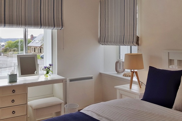 King Size Bedroom with sea view