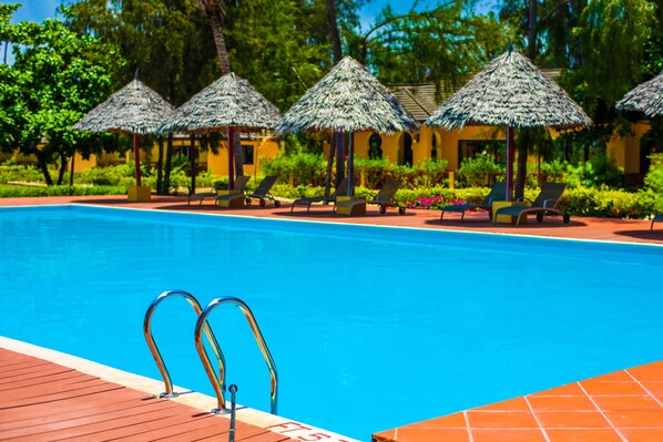 2 outdoor pools, pool umbrellas, pool loungers