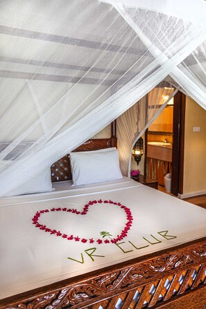 Minibar, in-room safe, desk, bed sheets - VRclub - Paje Palms Beach Resort (Paje)