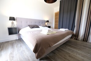 5 chambres, fer et planche à repasser, accès au Wi-Fi (inclus)