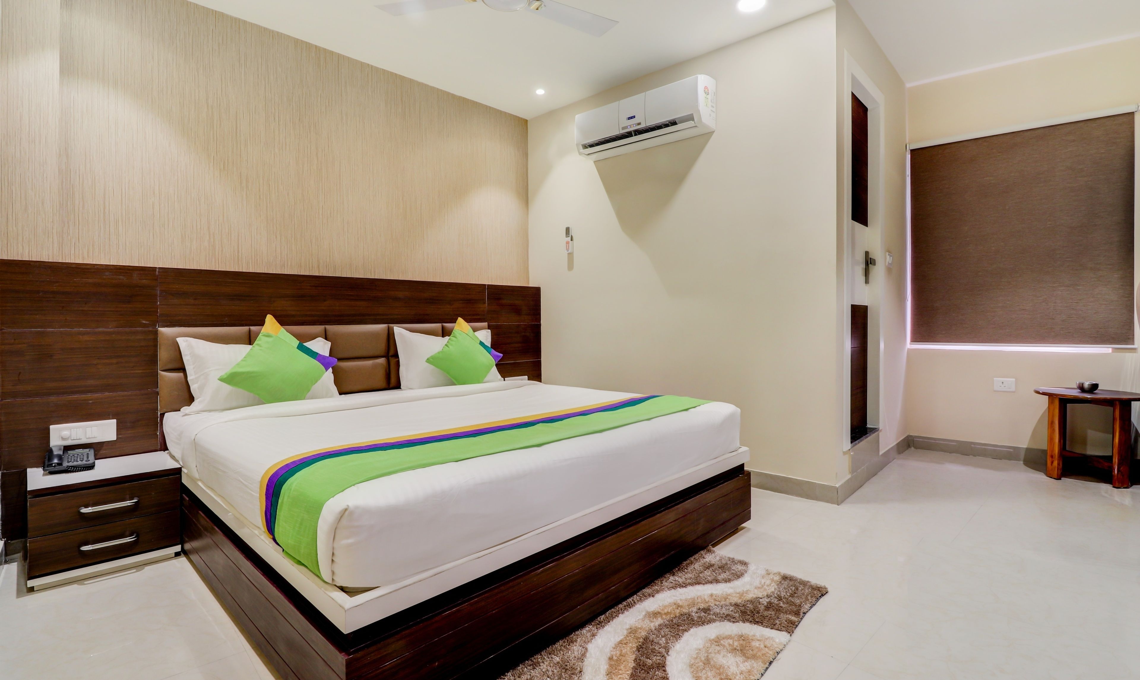 Iron/ironing board, rollaway beds, free WiFi