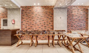 Free daily buffet breakfast  - Treebo Alf Continental (Lucknow)