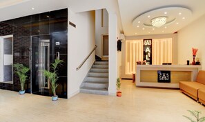 Lobby - Treebo Alf Continental (Lucknow)