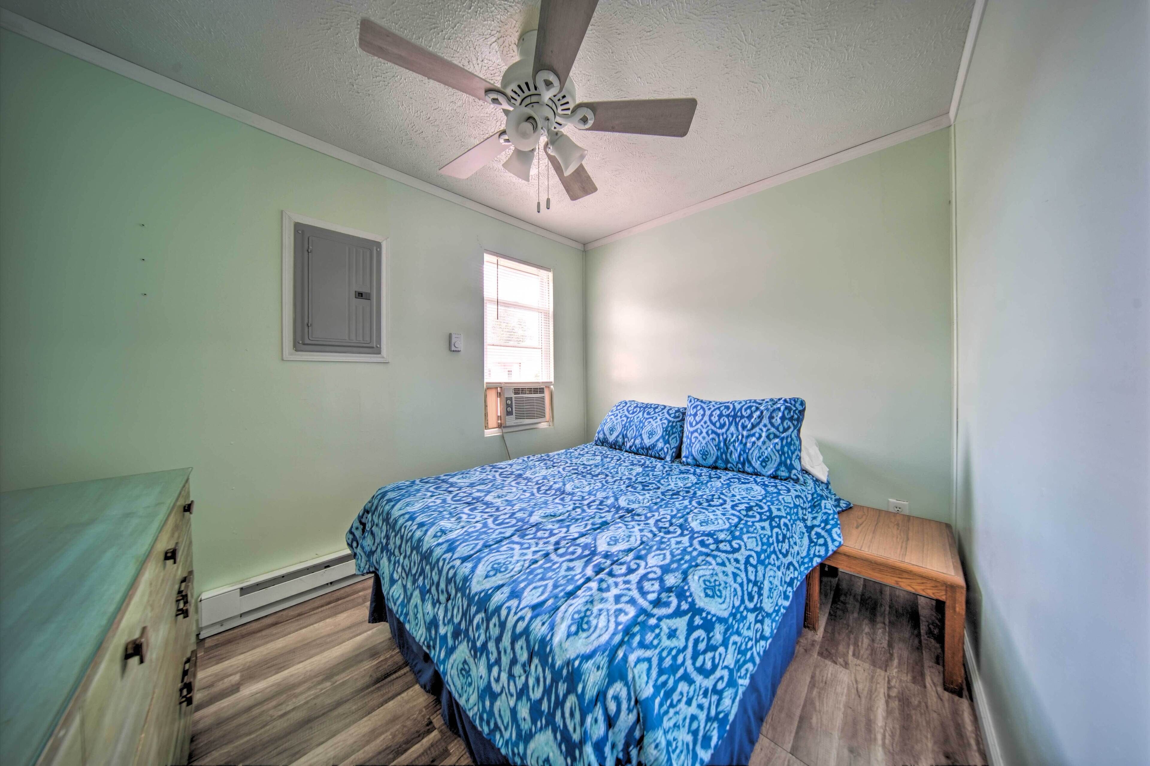 2 bedrooms, internet, bed sheets