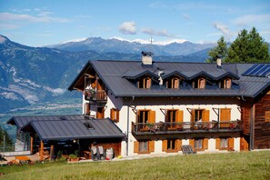 Mặt tiền nơi lưu trú