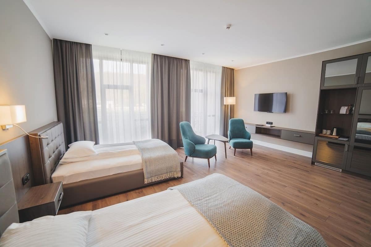 Superior-Zweibettzimmer | Minibar, Zimmersafe, laptopgeeigneter Arbeitsplatz