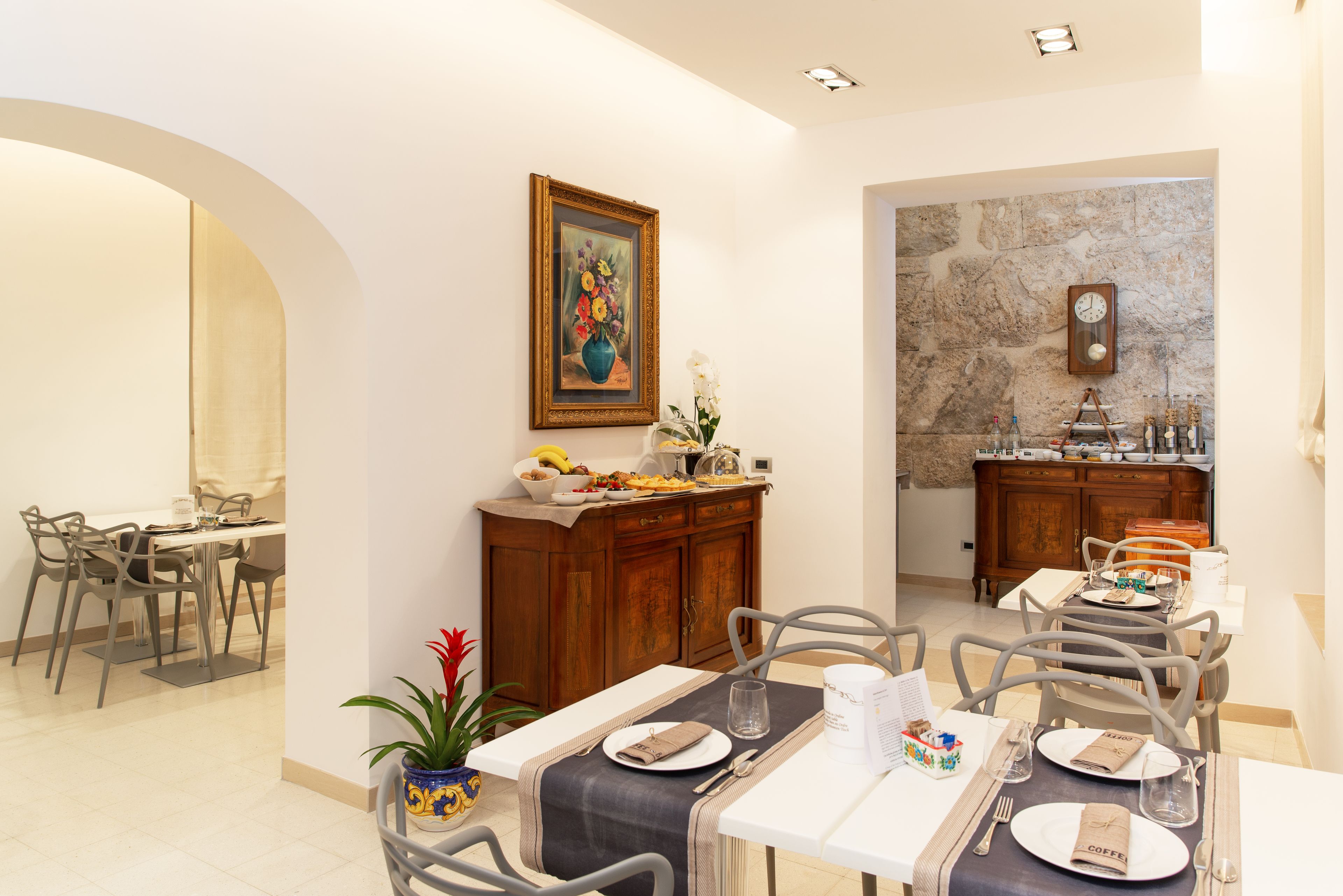 Se ofrece un desayuno continental (13 EUR por persona)