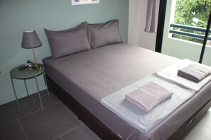 Private Room | Free WiFi, bed sheets - Yamyen Hostel (Bangkok)