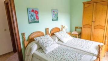 8 dormitorios, tabla de planchar con plancha, wifi y ropa de cama