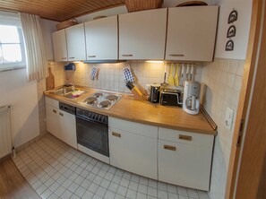 Unclassified image, 2 of 18, button