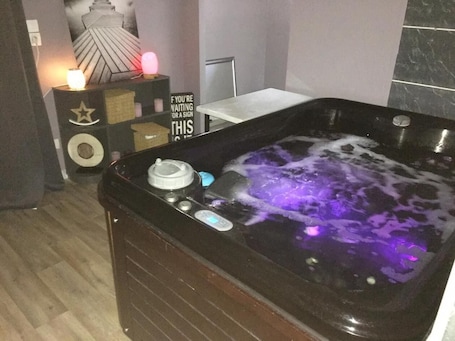 SPA. 罗亨格林民宿
