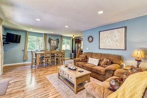 Télévision, lecteur de DVD, vidéothèque