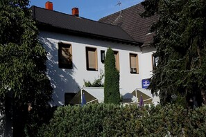 Front of property - Hotel Blautannen (Altlussheim)