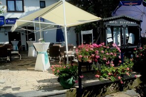 Courtyard view - Hotel Blautannen (Altlussheim)